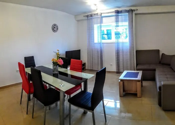 Maslina Paho Apartamento *